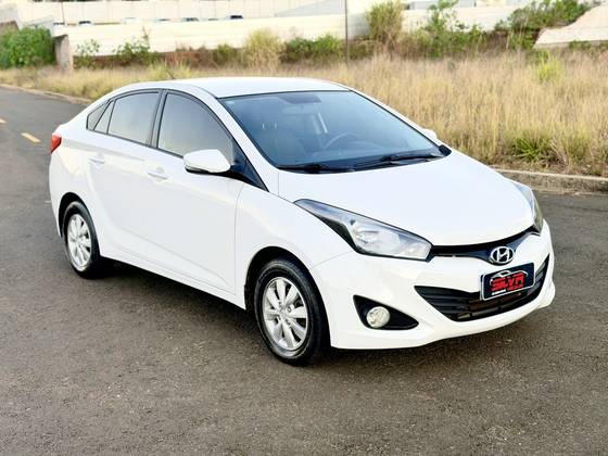 HYUNDAI HB20S 1.6 COMFORT PLUS 16V FLEX 4P MANUAL HYUNDAI HB20S 1.6 COMFORT PLUS 16V FLEX 4P MANUAL